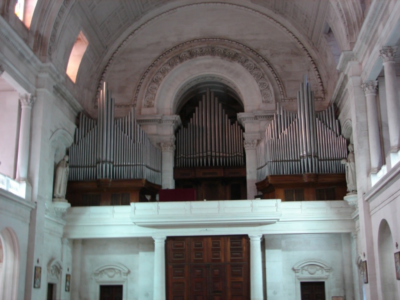 2008/03(March)/AroundTheWorld/Lisbon/800x600_big pipe organ.jpg
